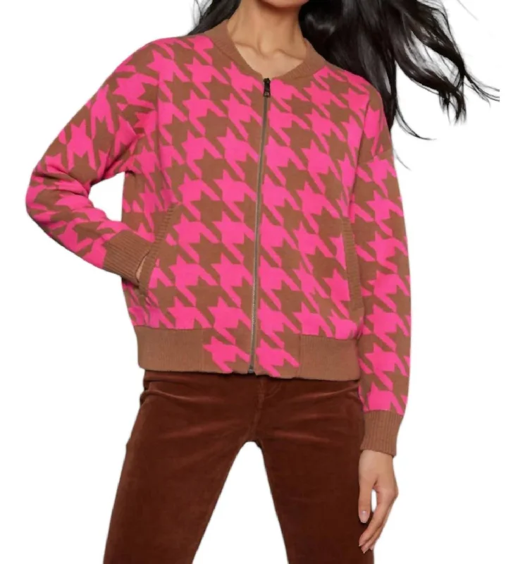 Hound Around Sweater In Camel/neon Pink