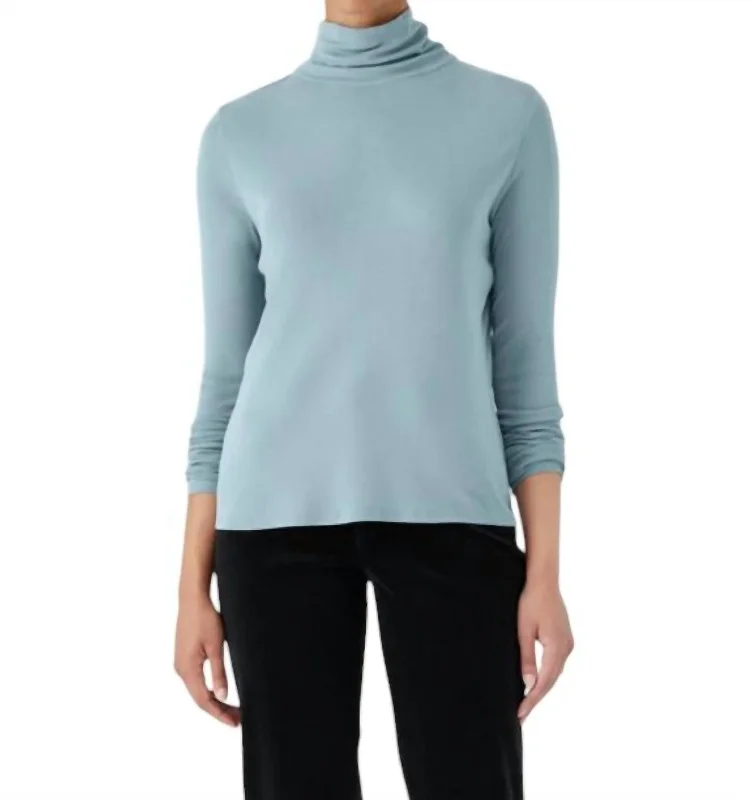 Scrunch Neck Slim Top In Moon